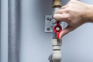 Próba ciśnieniowa instalacji wodnej – na czym polega